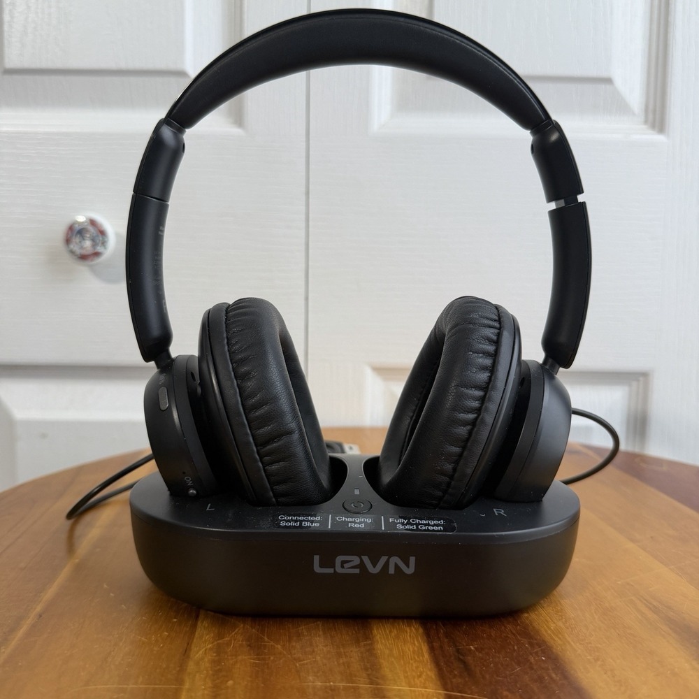 Levn LE-HS018 Wireless TV Headphones With Transmitter & Charger Dock Gifts